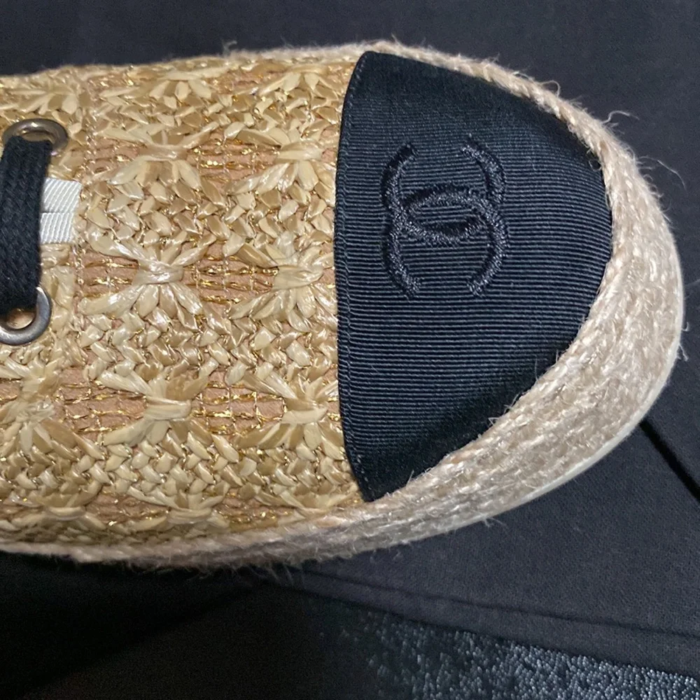 Chanel shoes - Picture 9 of 13